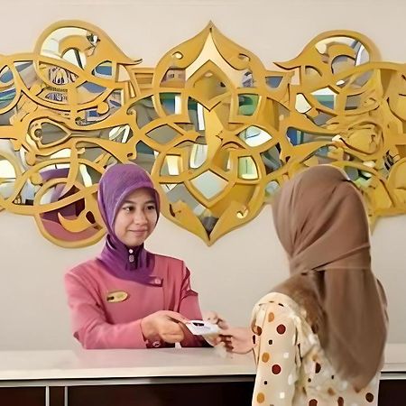 Yusro Hotel Restaurant & Convention Jombang Exterior photo