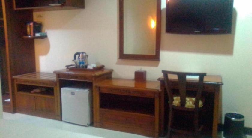 Yusro Hotel Restaurant & Convention Jombang Exterior photo