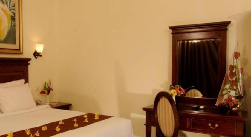 Yusro Hotel Restaurant & Convention Jombang Exterior photo